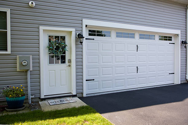 24/7 Emergency Garage Door Panel Replacement experts in Centerfield, UT